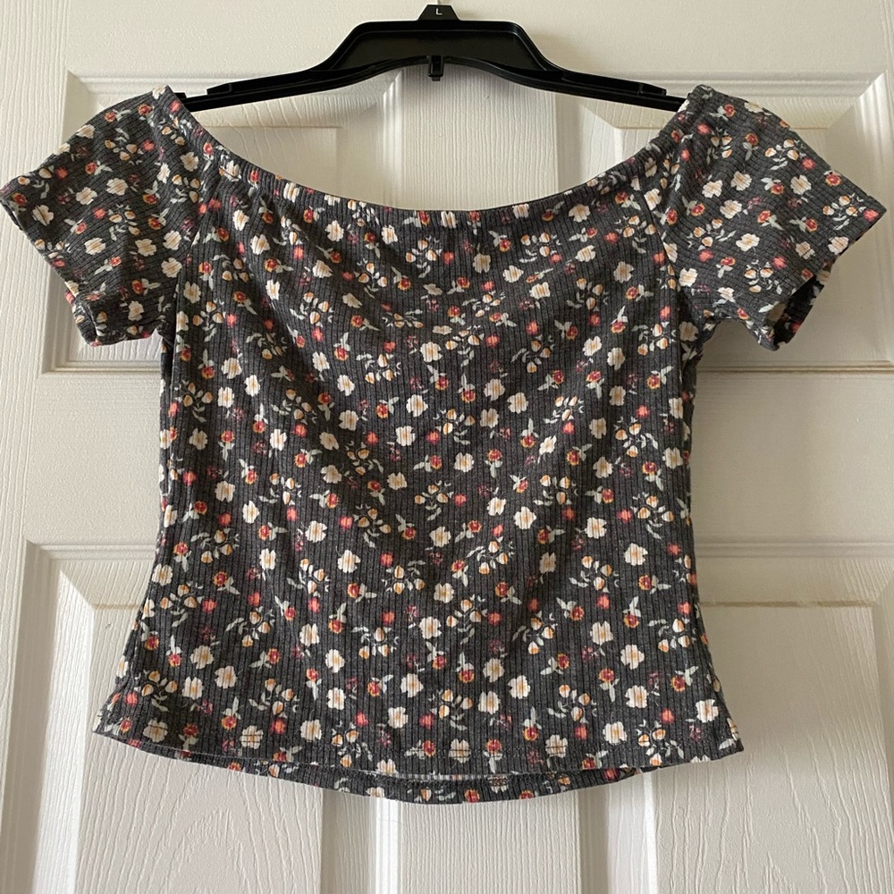 Mossimo top! - Picture 2 of 3